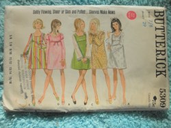 5309 BUTTERICK 1968 EMPIRE LONG SLEEVE A-LINE MINI DRESS PATTERN 13/14 33.5"B UNCUT